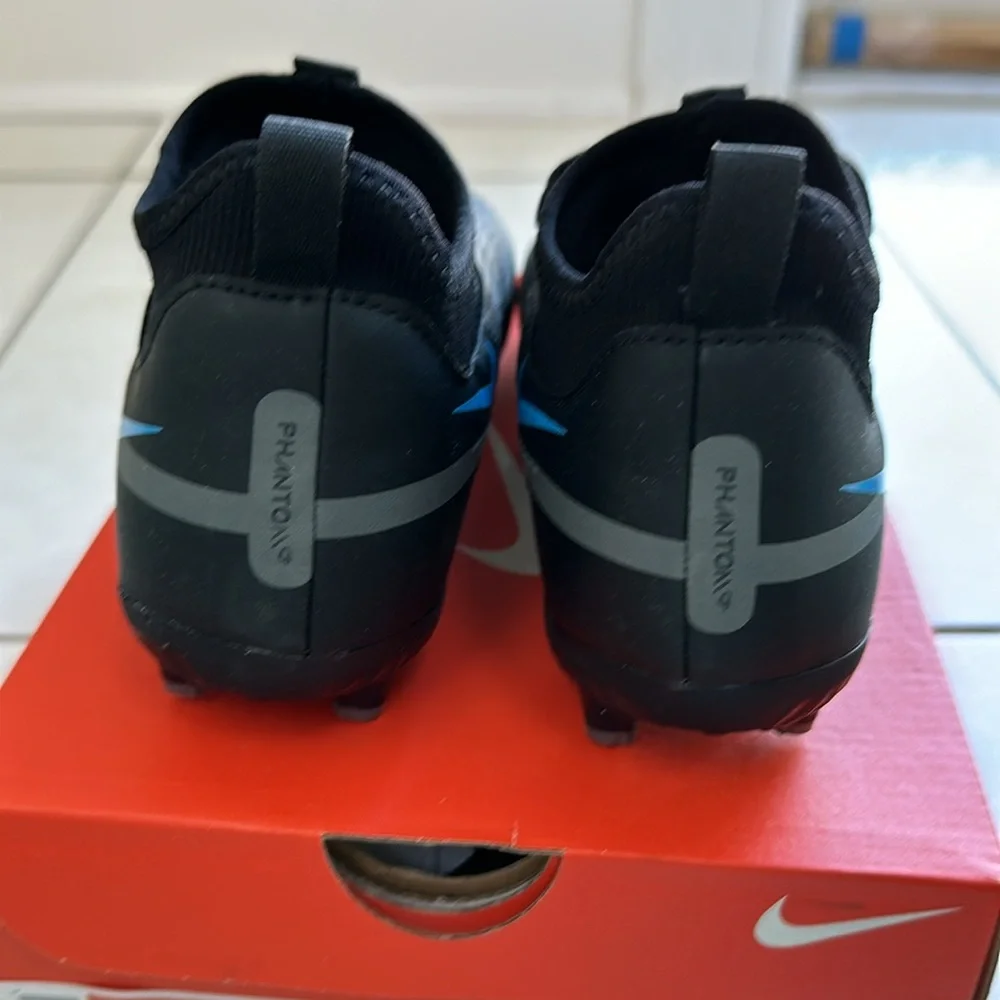 Nike JR Phantom GT2 Academy Cleats  1.5 year - Picture 6 of 9
